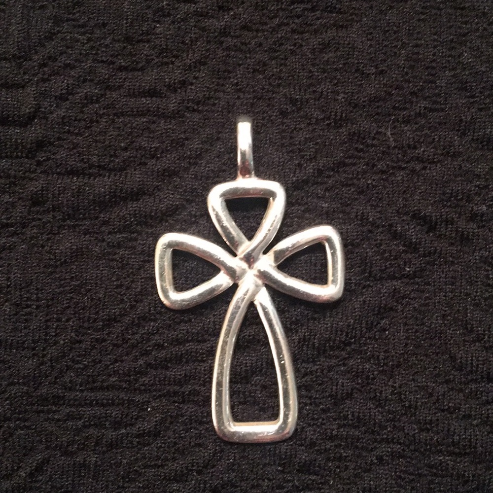 Sterling Silver cross pendant.